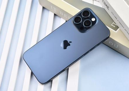 商都苹果维修点分享iPhone 15 Pro Max屏幕更换全新实操风险 